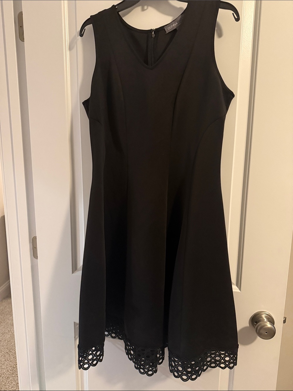 Donna Ricco Black Sleeveless Fit-and-Flare Dress with Laser-Cut Hem-size -14